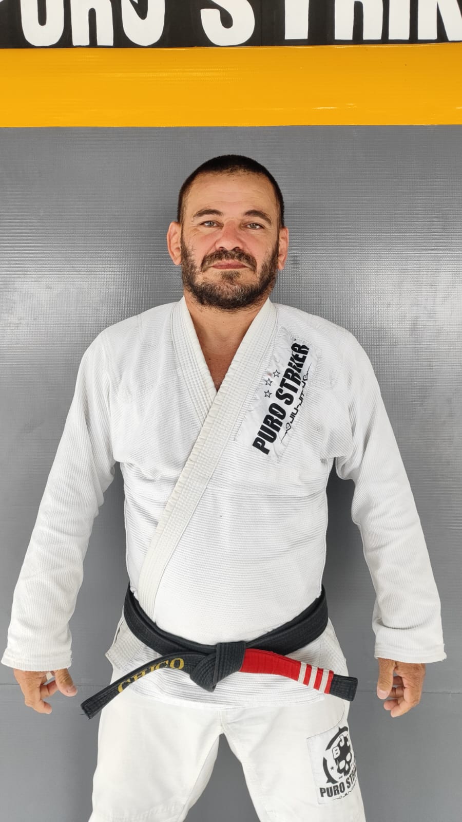 Professor Francisco Theodoro, de kimono e faixa preta